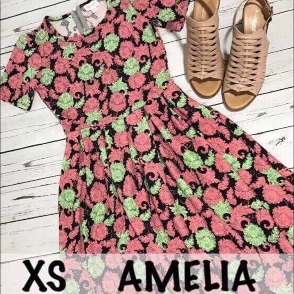 LuLaRoe XS Amelia NWT